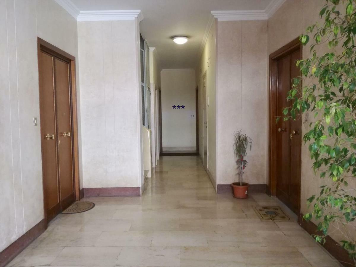 White Apartment Rome Bagian luar foto